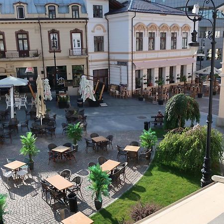 Central 2 Appartement Craiova Buitenkant foto