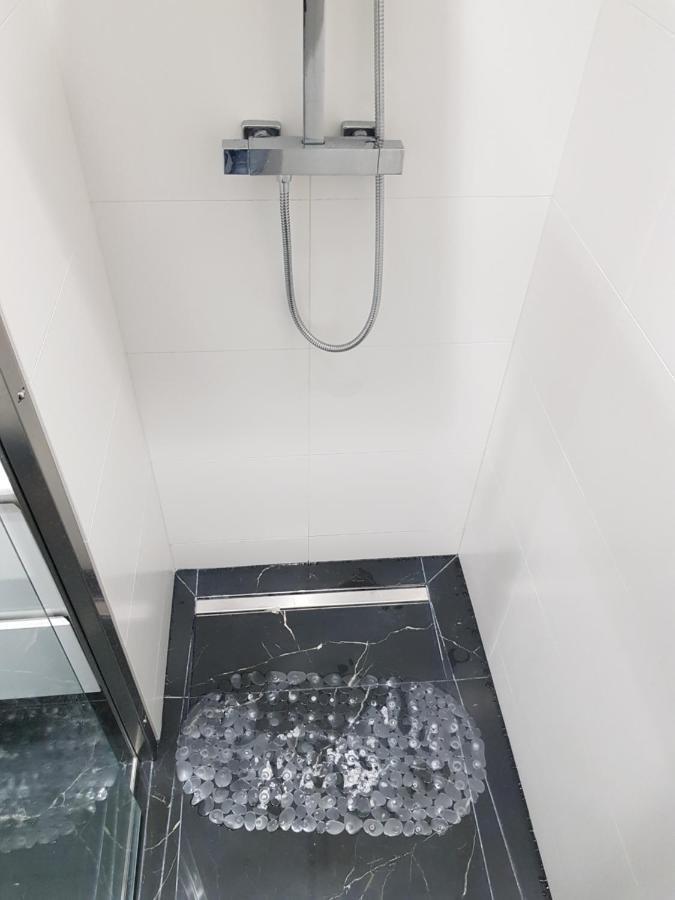 Central 2 Appartement Craiova Buitenkant foto